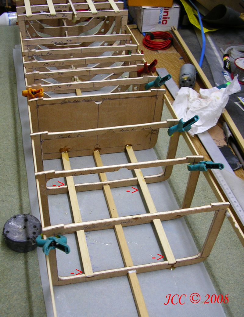 Méthode de construction d'une coque de bateau bois (kit, plan ou modélisme) Imgp4817