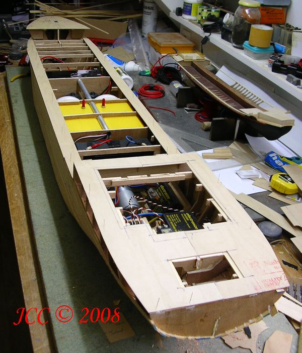 Méthode de construction d'une coque de bateau bois (kit, plan ou modélisme) Imgp5115