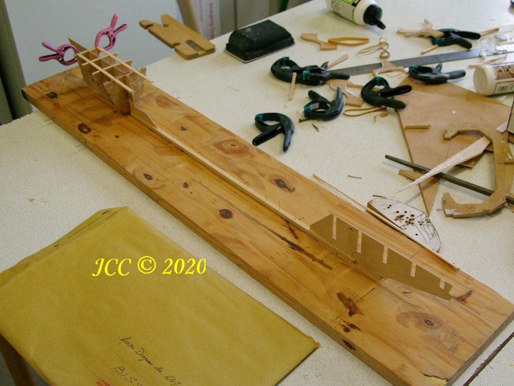 Méthode de construction d'une coque de bateau bois (kit, plan ou modélisme) Imgp6513