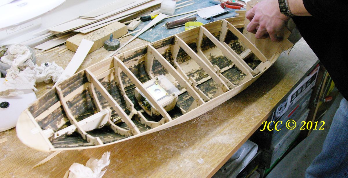 Méthode de construction d'une coque de bateau bois (kit, plan ou modélisme) Imgp6610