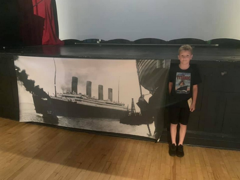 Un garçon atteint d'une maladie, passionné du Titanic Ronnie93