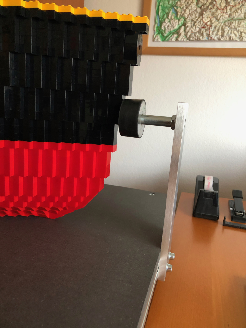 Réalisation d'une grande maquette en Lego de 60 000 pièces Titan142