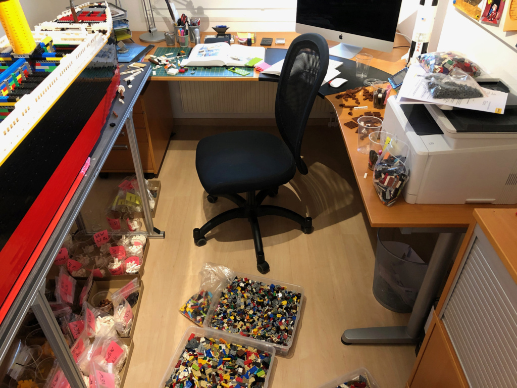 Réalisation d'une grande maquette en Lego de 60 000 pièces Titan157