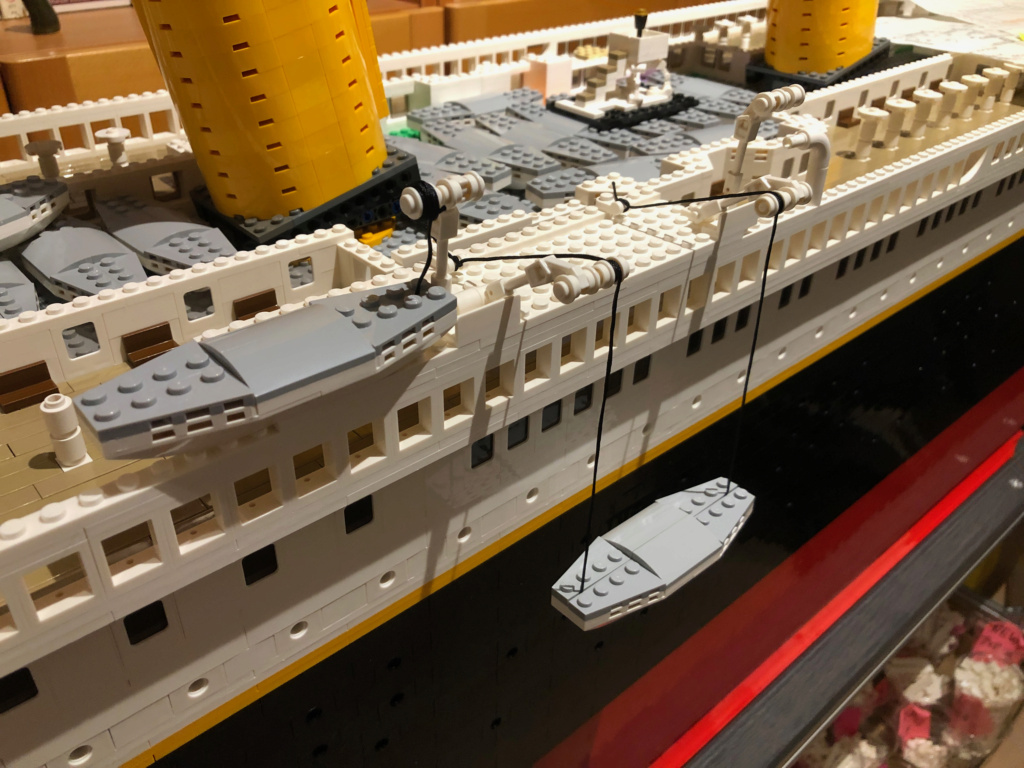 Réalisation d'une grande maquette en Lego de 60 000 pièces Titan187