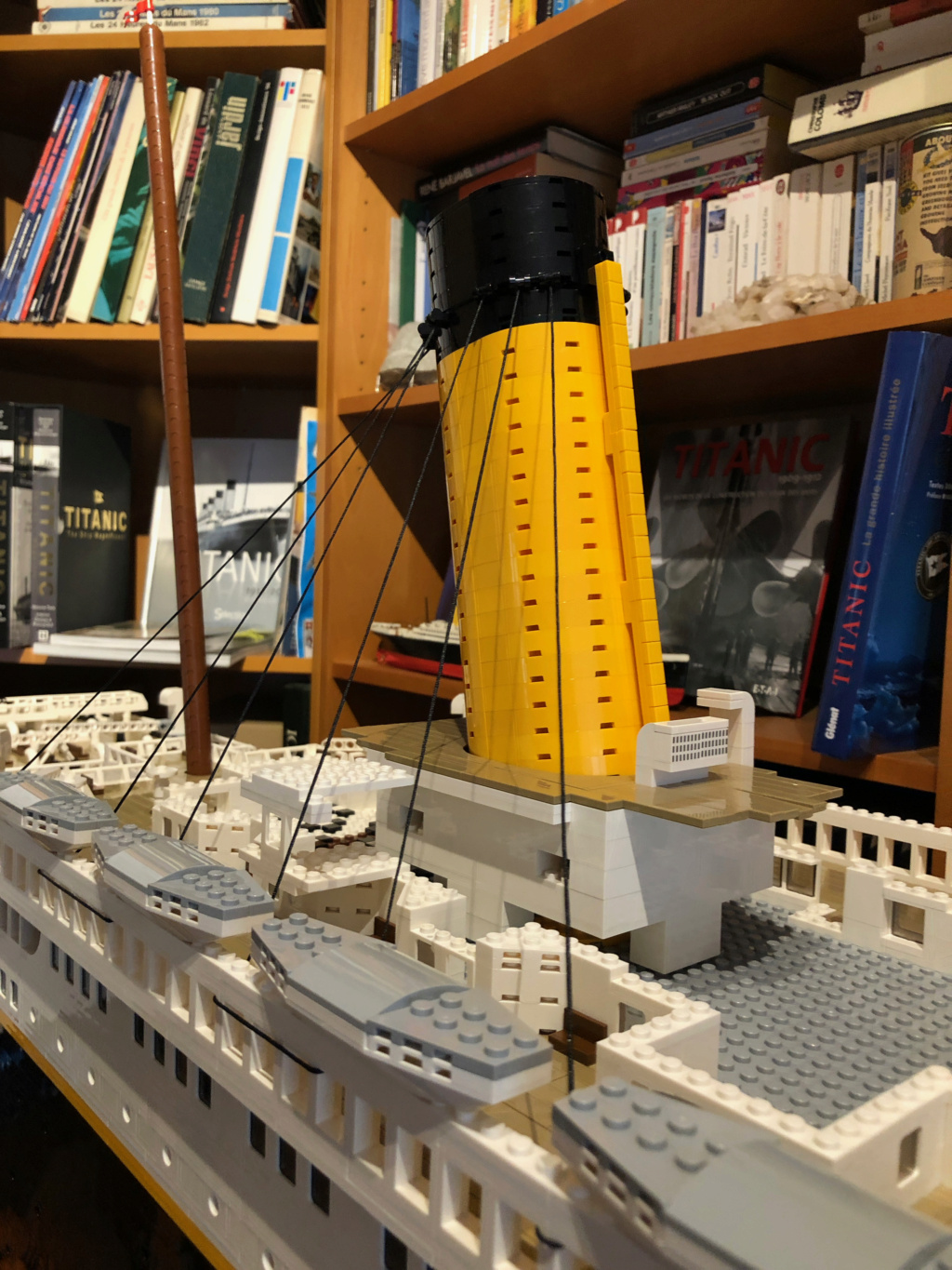 Réalisation d'une grande maquette en Lego de 60 000 pièces Titan190
