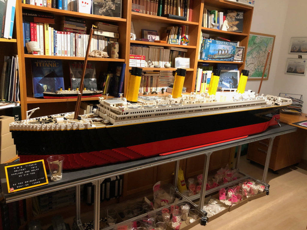 Réalisation d'une grande maquette en Lego de 60 000 pièces Titan200