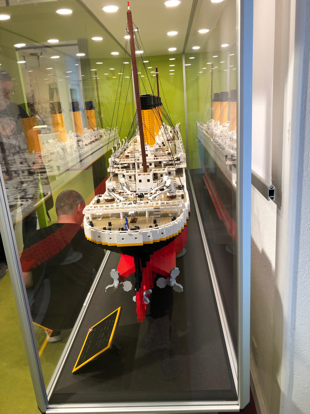 Réalisation d'une grande maquette en Lego de 60 000 pièces Titan337
