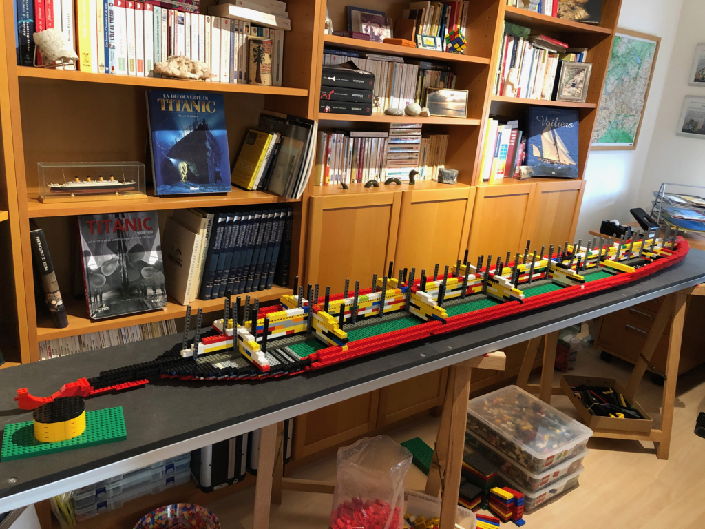 Réalisation d'une grande maquette en Lego de 60 000 pièces Titani88