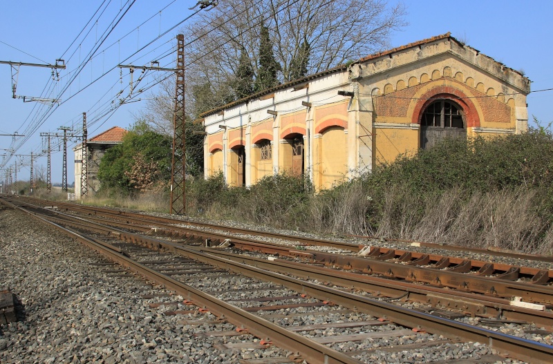 Pk 339,2 : Gare de Pézens (11) Img_7614