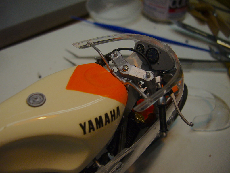 Yamaha YZR 500 cc  OWB70. Tamiya 1/12° - Page 2 P1230136