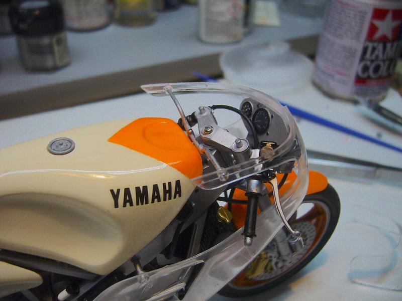 Yamaha YZR 500 cc  OWB70. Tamiya 1/12° - Page 2 P1230137