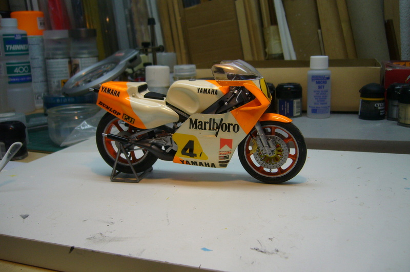 Yamaha YZR 500 cc  OWB70. Tamiya 1/12° - Page 2 P1230225