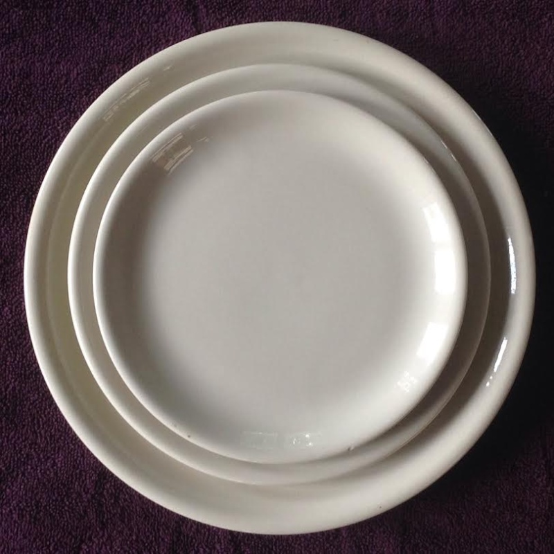 white supervitrified plates in 3 sizes Super11