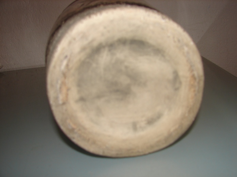 Vase grès dessin préhistoire signé  Dsc07317