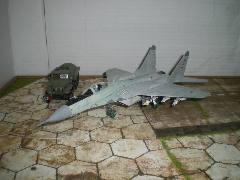 [Airfix] Mig 29 9/12 Fulcrum B Serbe/ Guerre de Yougoslavie 1997 Imgp0270