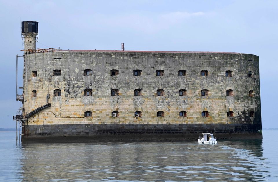 Photos des tournages Fort Boyard 2017 (production + candidats) - Page 9 69641110