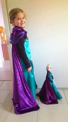 [costumes] Robes de Princesses et tenues de Princes - Page 38 10352310
