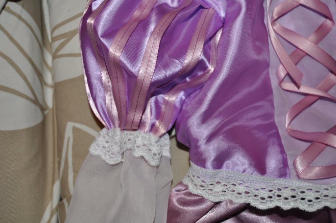 tenues/confections pour poupées disney - Page 8 Robes610