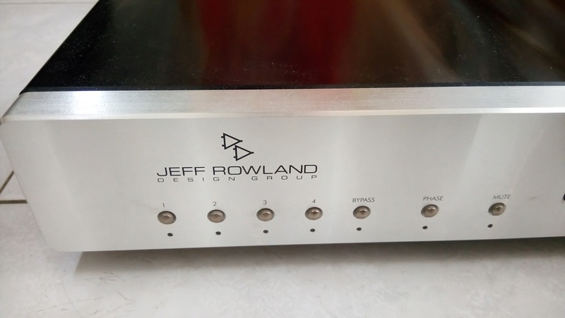 Jeff Rowland Capri pre amp (used) Dsc_0410