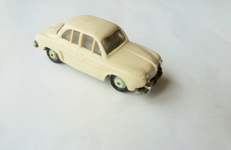   4 (508) - Renault Dauphine Dauph10
