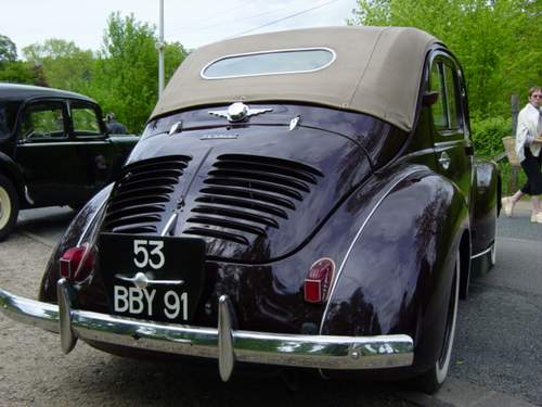 Renault 4CV découvrable 1952 Dsc00610