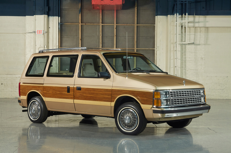 Mon plymouth voyager S1 3L V6 1984-d10