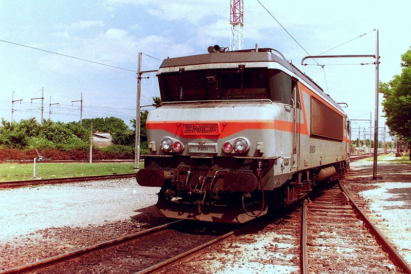 7201 en gare d'Agen le 7 avril Pict0110