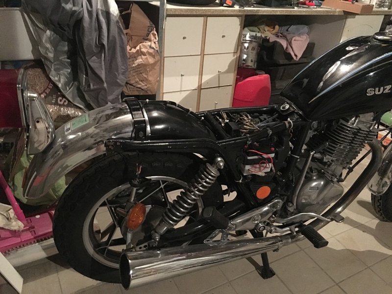 Gn 400 scrambler Img_8110