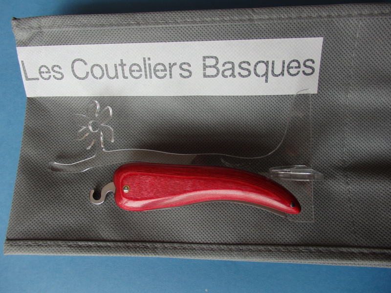Le couteau Basque ESPELETTE ou BIXIA P3250011