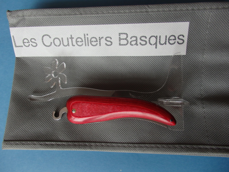 Le couteau Basque ESPELETTE ou BIXIA P3250012