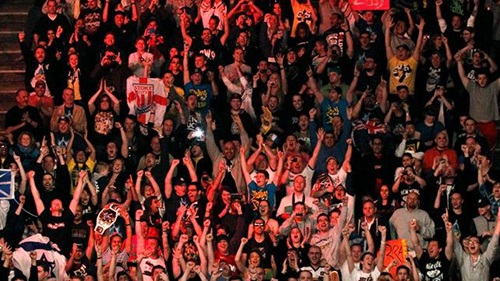 [S12] Daniel Bryan n'a pas peur de Vince McMahon ! Crowd011