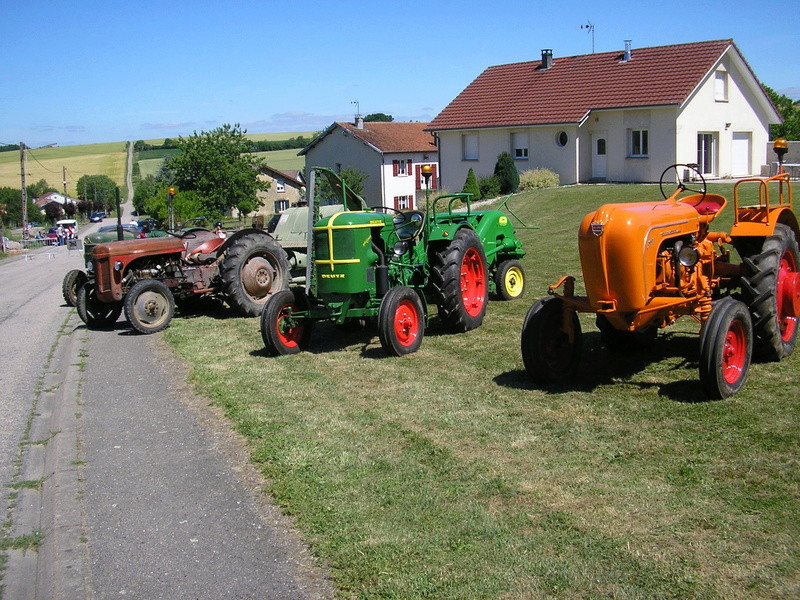 88 - Pierrefitte : expo de tracteurs P1010012