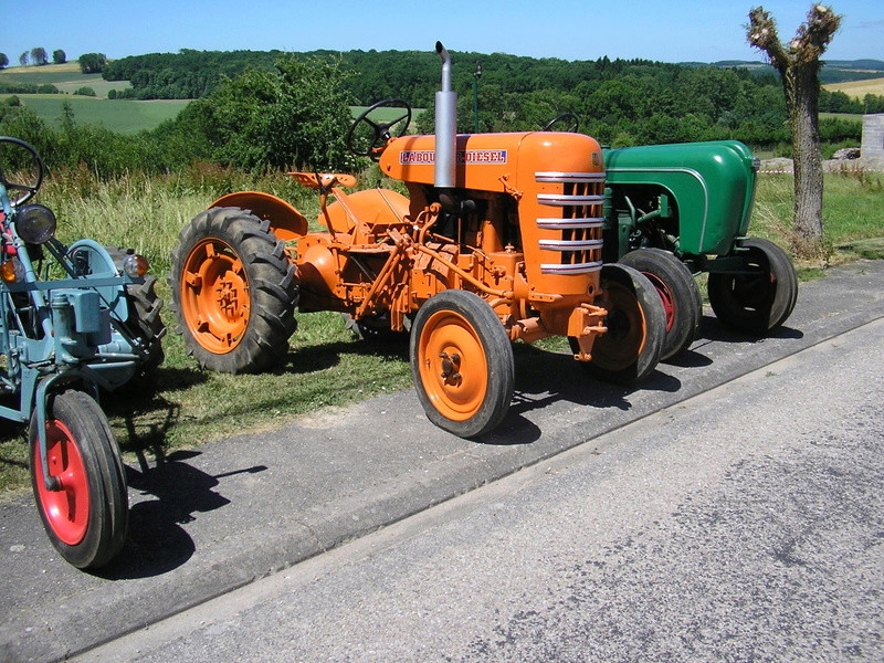 88 - Pierrefitte : expo de tracteurs P1010015