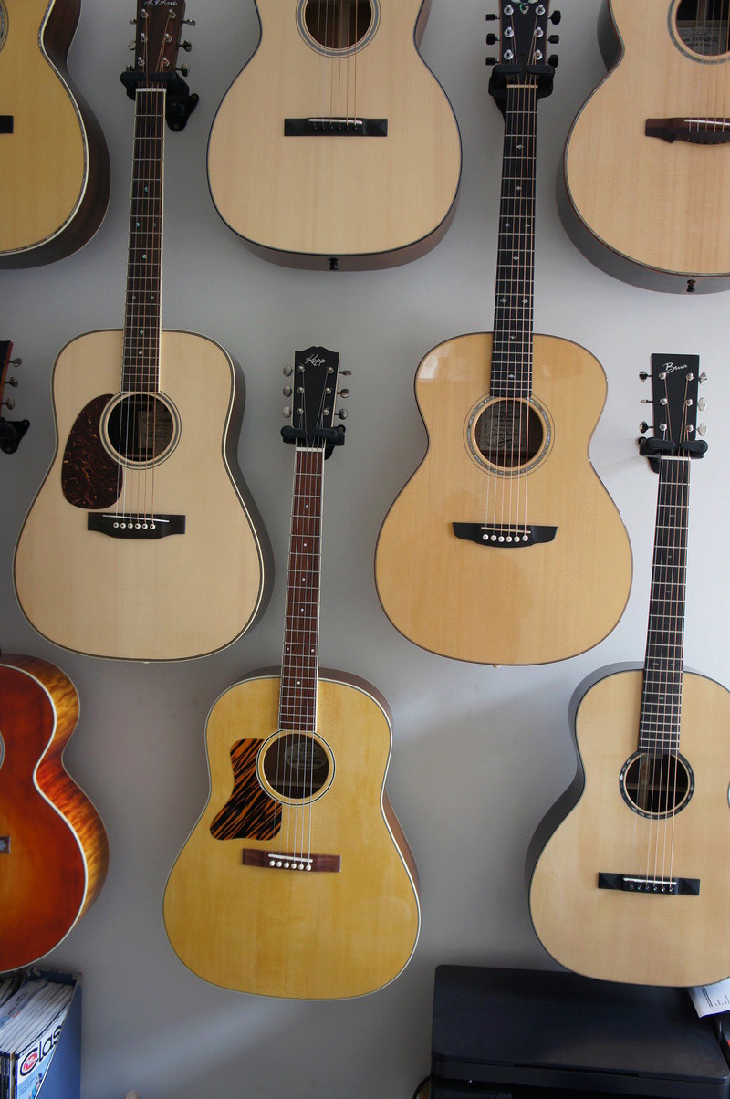 Votre endroit "guitare" - Page 3 Dsc01011