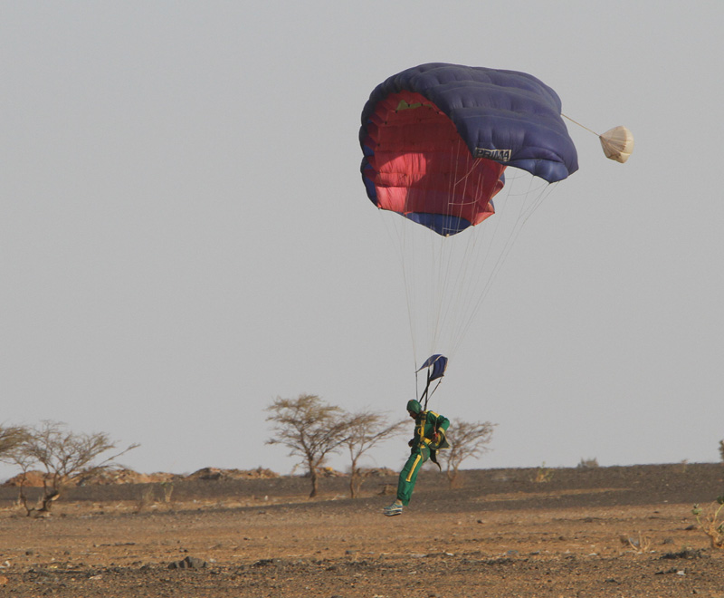 Couscous et sidi brahim avec les parachutistes du désert Para2_11