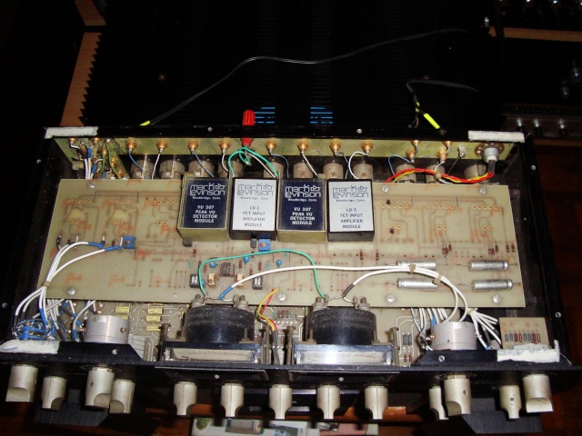 Mark Levinson LNP-2L precamp & Krell KSA 300S power amp (Used) Dsc04214