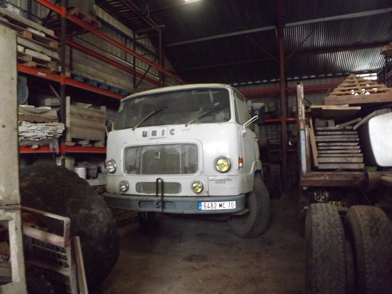 Divers camions des années 60 et 70 photos prissent par mes soins en Haute Saone en décembre 2013. Dscf0666