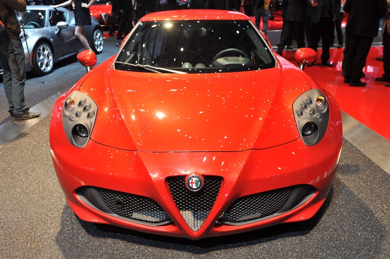 Alfa Romeo 4C, a Ginevra per farci sognare - Pagina 23 05-20110