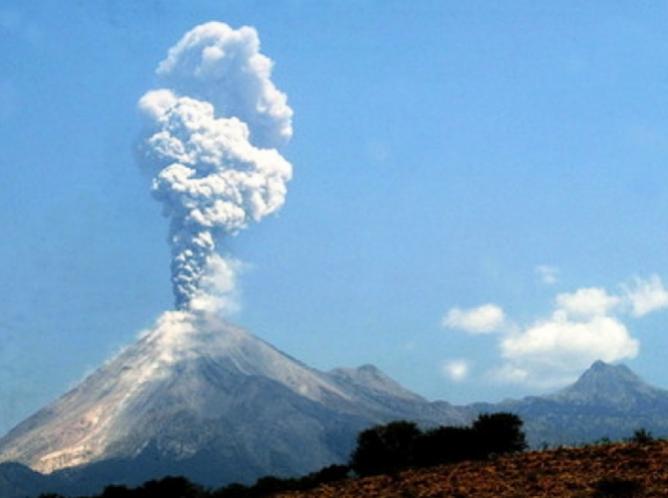 7 volcans importans dans 6 pays entrent en éruption presque en même temps? - Page 2 Regist10