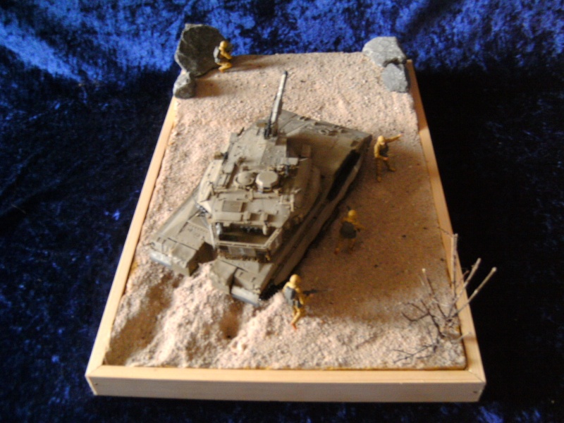 Merkava Mk IIID von MENG mit Figuren vonDragon in 1 :35 Pict0025