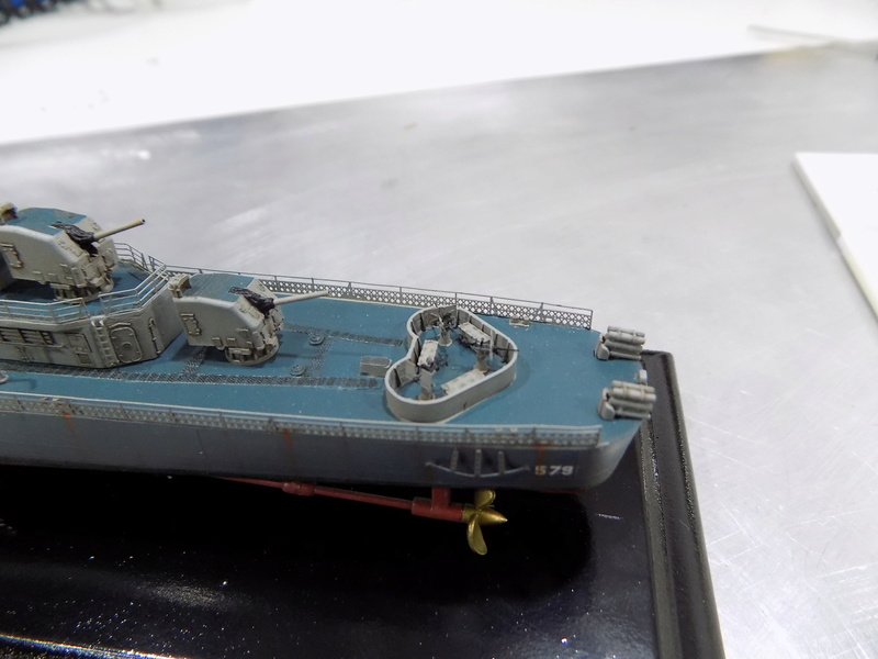 USS William D. Porter DD-579 (Tamiya 1/350°) par horos - Page 4 Dscn0370