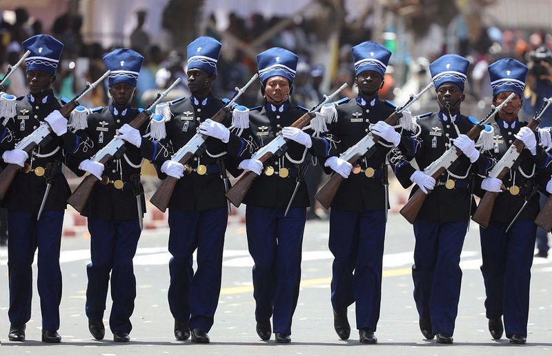 Armée Sénégalaise - Page 9 7324