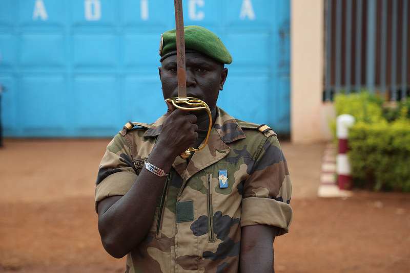 Armées de la République centrafricaine  - Page 3 7514