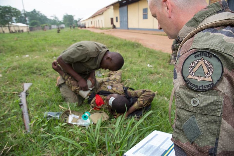 Armées de la République centrafricaine  - Page 4 98h26