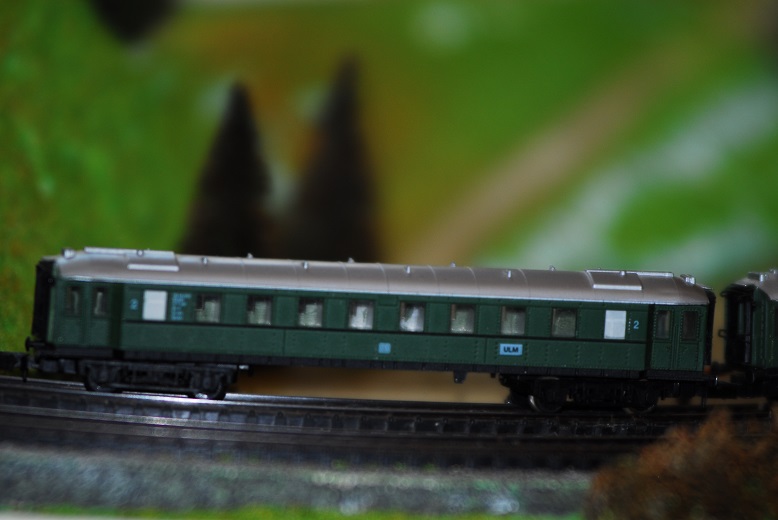 présentation de mes premières locomotives et wagons  Dsc_0812