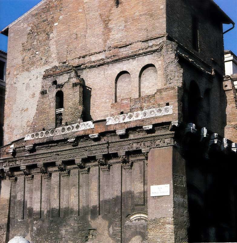 Une maison millénaire . Bbr_0010