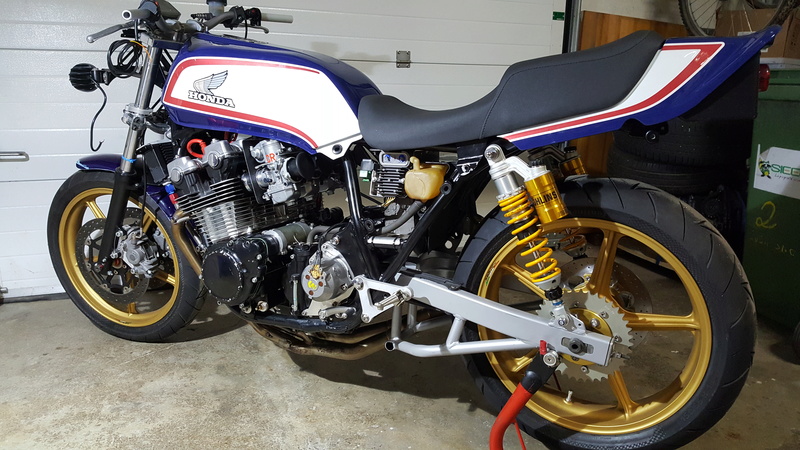 future cb 1100 f superbike - Page 2 00910