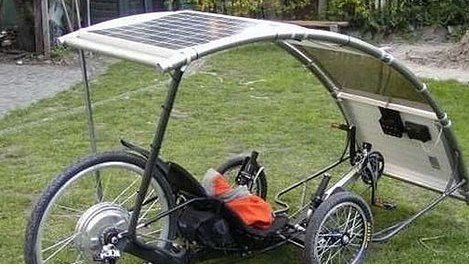 support pour panneaux solaires sur trike Azub Veltop10