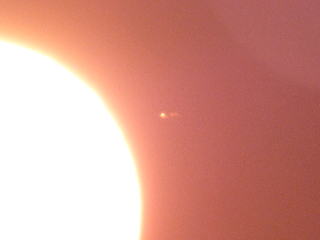 Observation de 2 objets près du Soleil P1900812