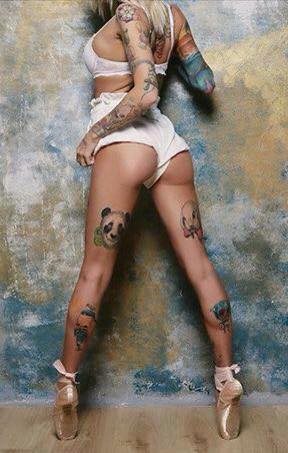 CHARME - Les plus belles femmes sont tatouées... - Page 11 10955110